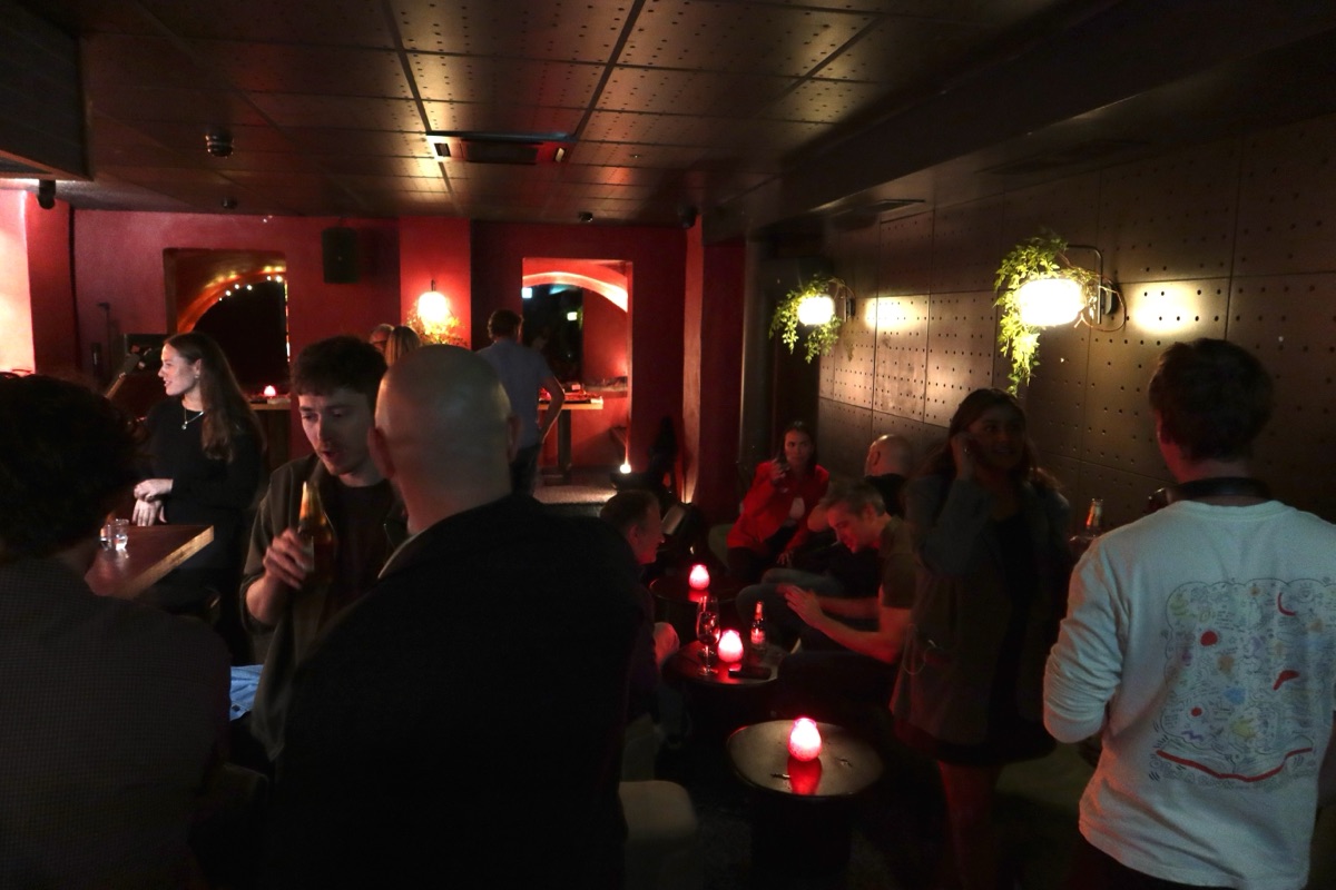 Candlelit atmosphere at the IP Mixer